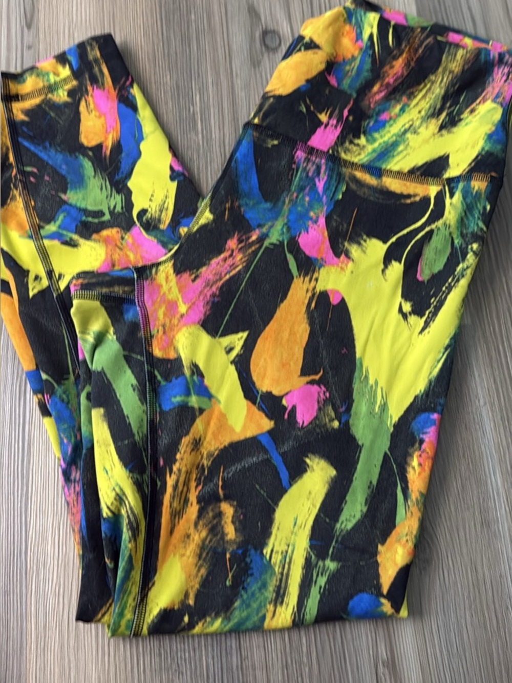 Lululemon wunder train Vibrant geometric patters